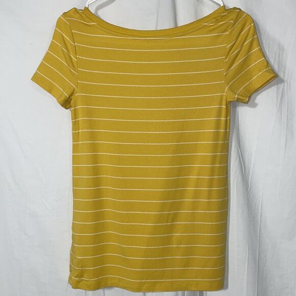 Old navy T shirt  - Picture 5 of 7